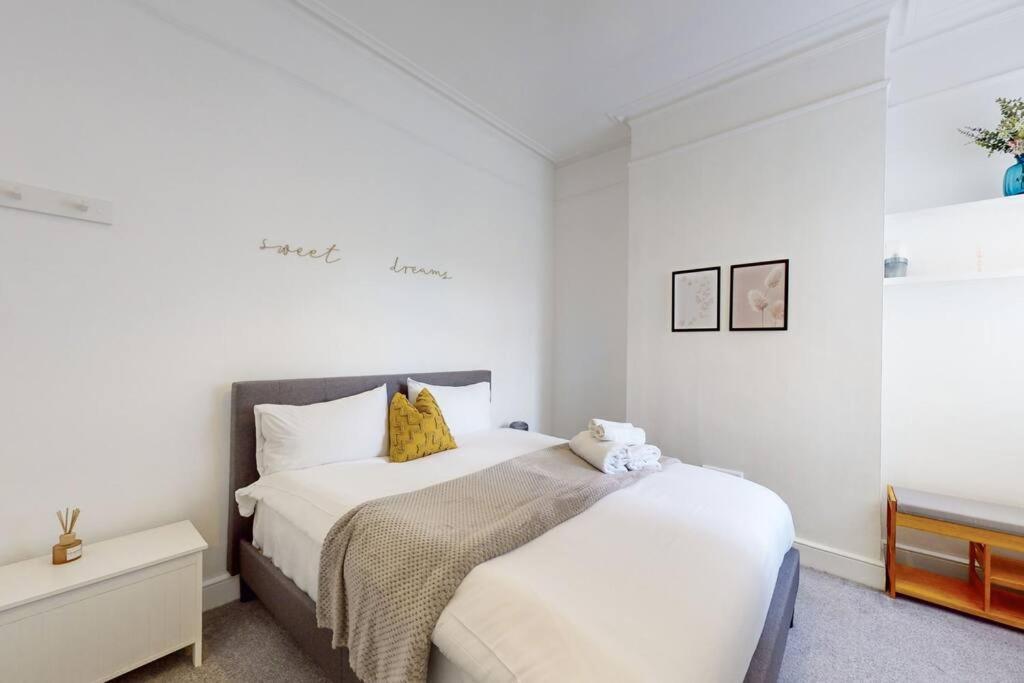 Spacious 2Bd Apartment Cricklewood Londra Esterno foto