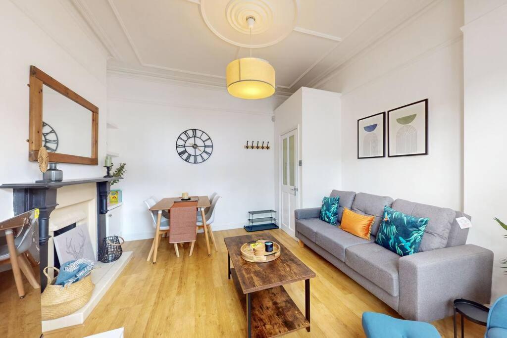 Spacious 2Bd Apartment Cricklewood Londra Esterno foto