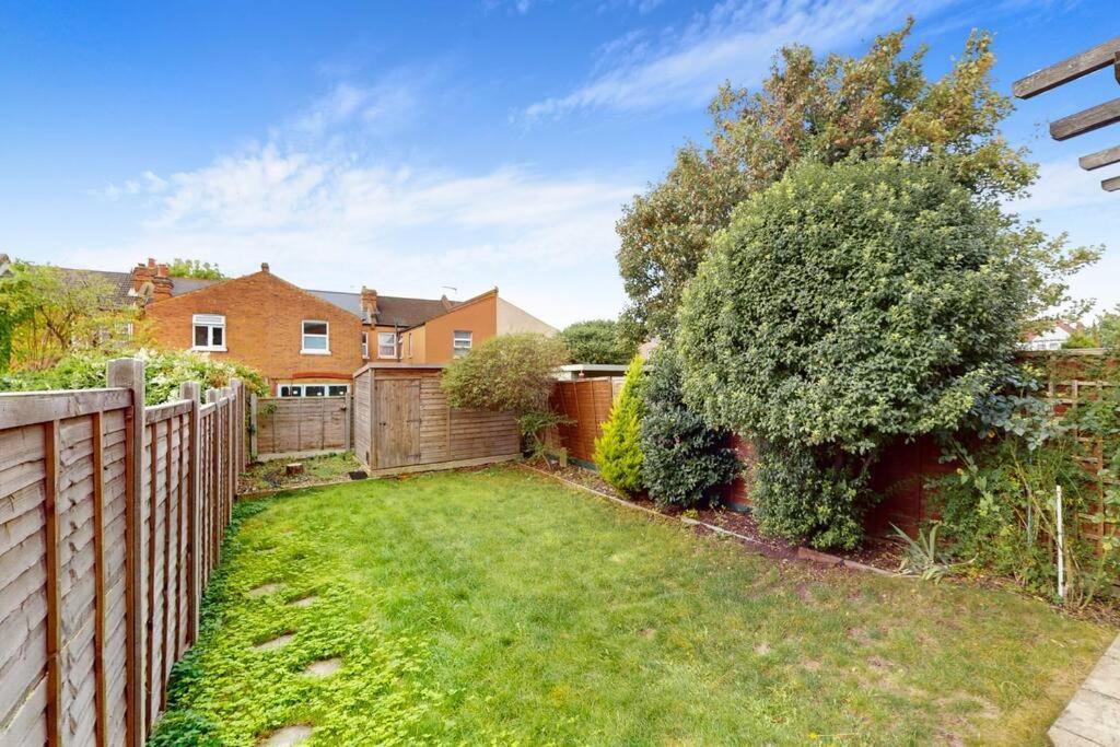Spacious 2Bd Apartment Cricklewood Londra Esterno foto
