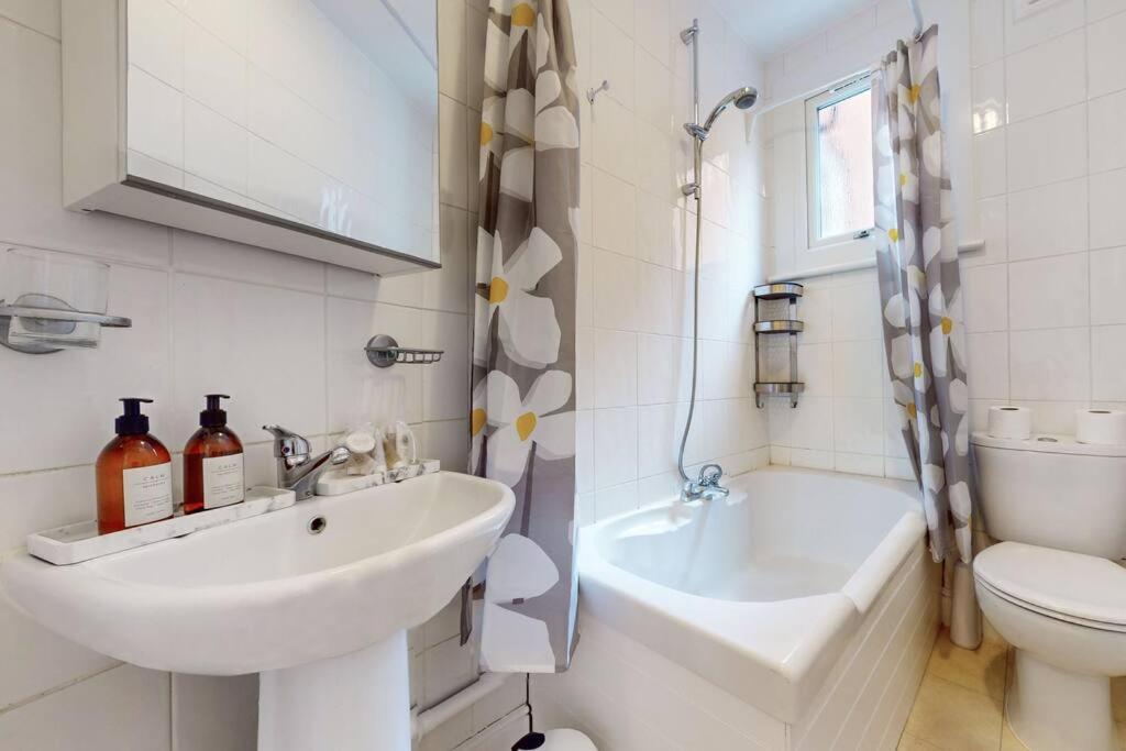 Spacious 2Bd Apartment Cricklewood Londra Esterno foto